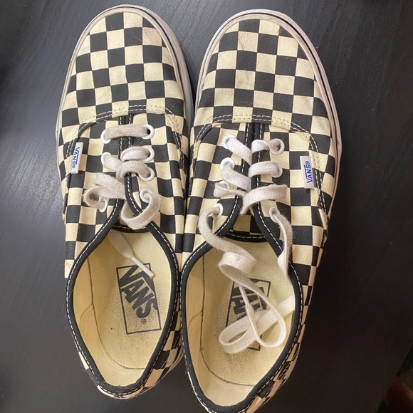 CHECKERED VANS - Picture 3 of 5